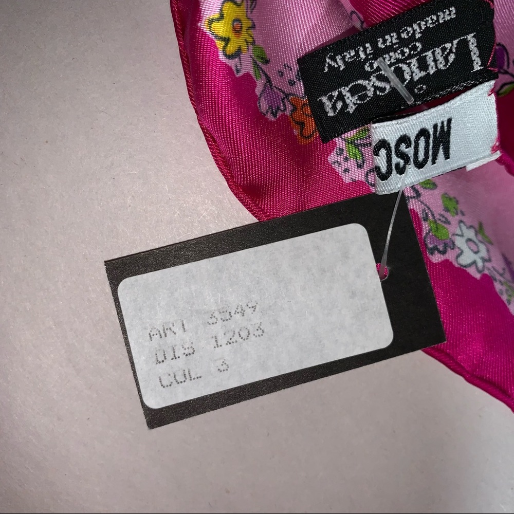NWT authentic MOSCHINO Four Types of Women SILK SCARF bubble gum pink - Picture 7 of 12